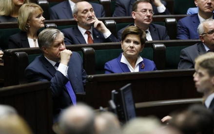 12 listopada - Pierwsze posiedzenie Sejmu VIII kadencji i Senatu IX kadencji