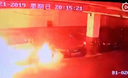 Tesla zna przyczynę zapalenia się auta na parkingu w Szanghaju