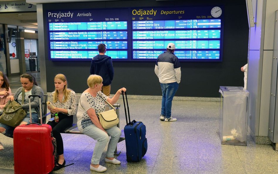Zniżki dla seniorów podróżujących koleją