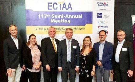 Paweł Niewiadomski (w środku) stanął na czele największej organizacji zrzeszającej touroperatoów w E