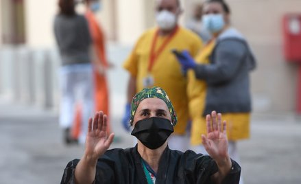 Ponad 20 tys. ofiar w Hiszpanii, ale epidemia zwalnia