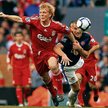 Liverpool – Manchester 2:0. Na pierwszym planie Dirk Kuyt