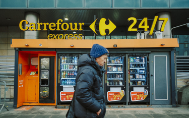 Carrefour zwalnia i zamyka sklepy w Polsce