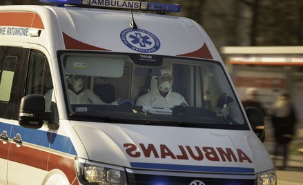 Koronawirus w Polsce: Liczba ofiar przekroczyła 900