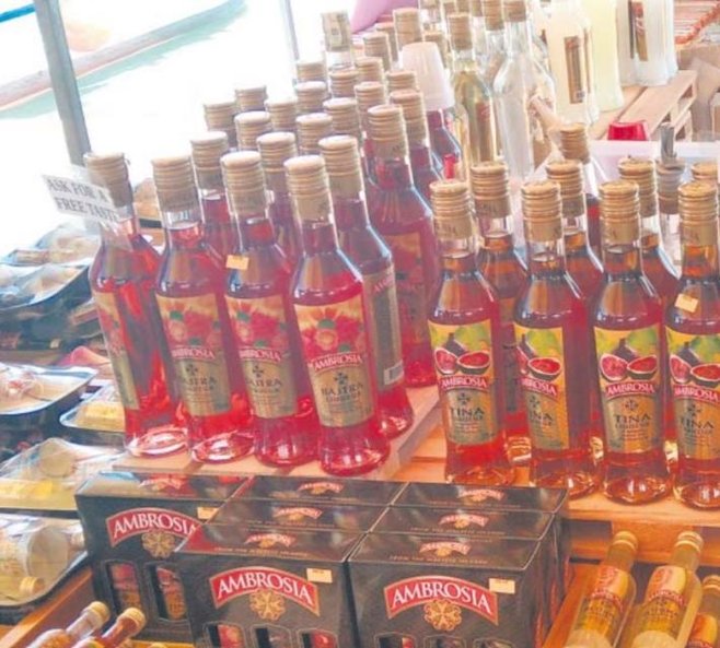 Jednym z tradycyjnych wyrobów na wyspie Gozo jest „Ambrosia”, czyli alkohol o smaku owocowym. Wyrabi