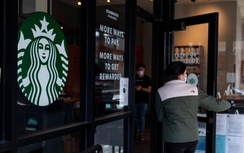 Zagraniczna spółka dnia: Starbucks inwestuje w cyfryzację i czeka na odbicie przychodów