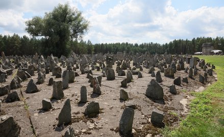 Ministerstwo Kultury usuwa ślady polskiego „antysemityzmu” w Treblince