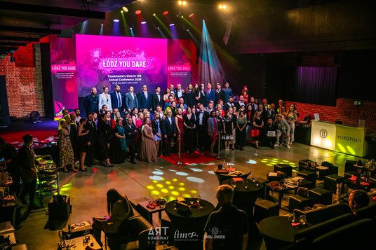 ARTkombinat Scena Monopolis to wielofunkcyjna przestrzeń, doskonała na koncerty, konferencje czy wyd