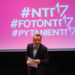 Konferencję prowadził znany prezenter, a ostatnio właściciel biura podróży Jarosław Kuźniar