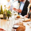 Rząd zmienia zasady w restauracjach. Od 12 sierpnia 0,5 litra gratis