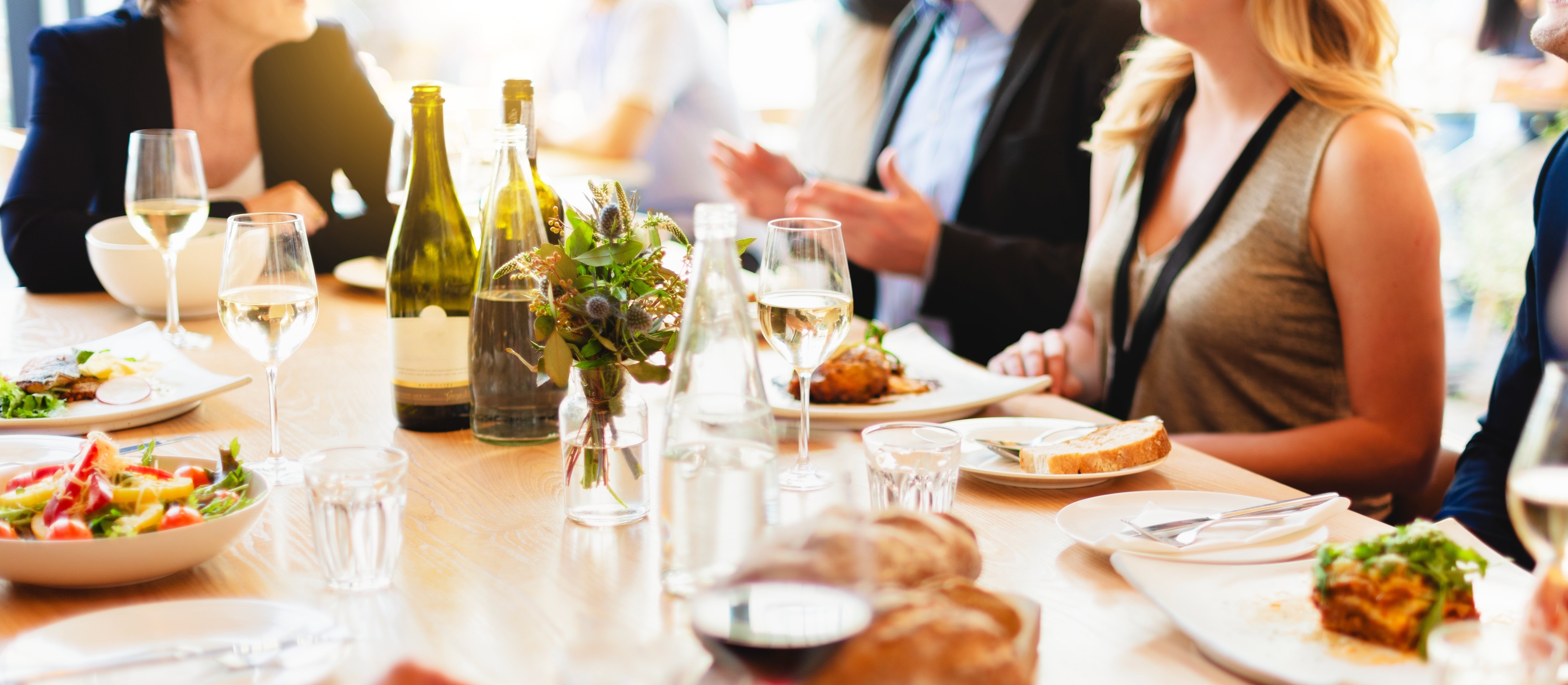 Rząd zmienia zasady w restauracjach. Od 12 sierpnia 0,5 litra wody gratis do posiłku