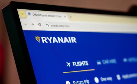 Ryanair będzie się tłumaczył w sądzie. Pasażer domaga się neutralnej płciowo formuły