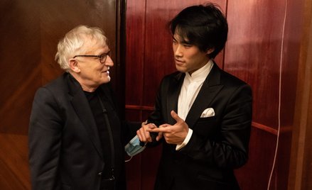 Bruce Liu jeszcze bez swojego partnera z duetu, za to z dyrektorem Stanisławem Leszczyńskim