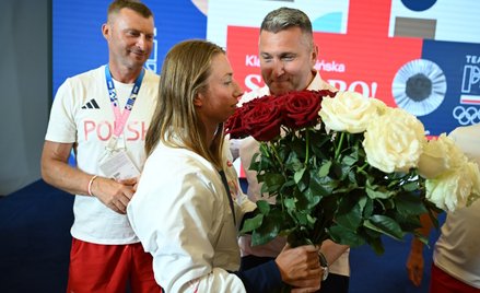Prezes PZKaj Grzegorz Kotowicz (L), prezes PKOl Radosław Piesiewicz (P) oraz Klaudia Zwolińska (C) p