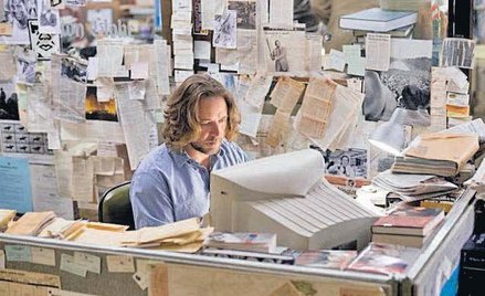 Russell Crowe gra Cala, dociekliwego reportera z Waszyngtonu