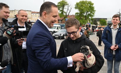 Karol Nawrocki na spotkaniu z sympatykami w Gdańsku podczas kampanii przed wyborami prezydenckimi