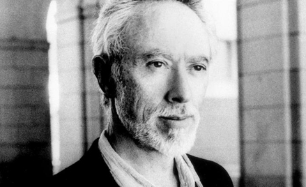 John Maxwell Coetzee (1940), laureat Nagrody Nobla w 2003 r. Autor „Czekając na barbarzyńców”, „Ciem