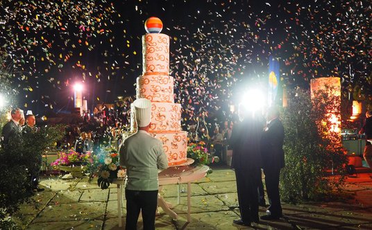 Tort urodzinowy liczył sobie cztery kondygnacje