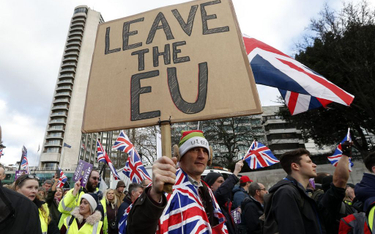 TSUE: Wielka Brytania może sama wycofać się z brexitu
