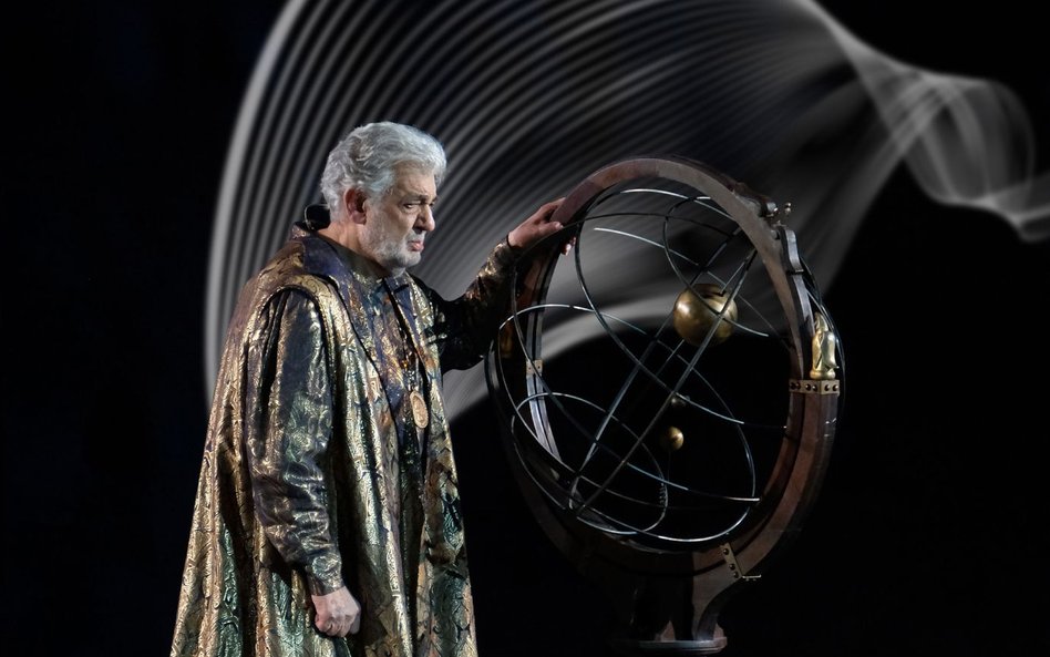 Placido Domingo upada coraz niżej