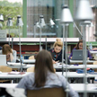 Firma sfinansuje edukację złego studenta