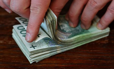 W 2020 roku dochody Polaków realnie wzrosły o 2 proc.