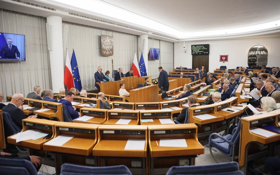 Jedna z przyjętych przez Senat poprawek dotyczy składu komisji kwalifikacyjnej przeprowadzającej egz