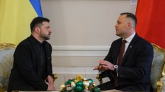 Prezydent Ukrainy Wołodymyr Zełenski oraz prezydent Polski Karol Nawrocki podczas spotkania w Pałacu
