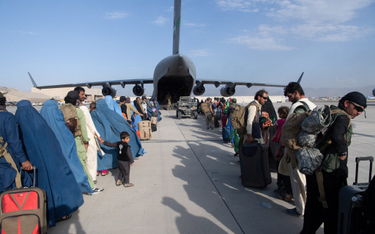 Zamach na lotnisku w Kabulu może nastąpić "w ciągu godzin"