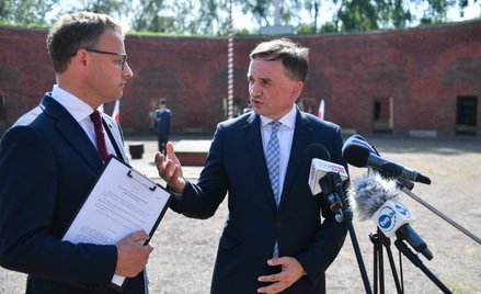 Funkcjonariusze ABW weszli do domów trzech byłych ministrów sprawiedliwości rządów PiS, w tym Zbigni