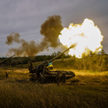 Ukraińska armata samobieżna 2S7 Pion w pobliżu linii frontu w obwodzie charkowskim