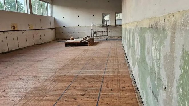 Dzięki wspólnemu wysiłkowi i pomocy sponsorów wykonano już nową instalację elektryczną i hydrauliczn