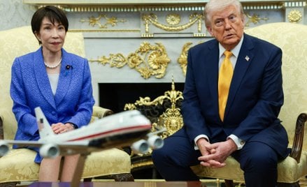 Sanae Takaichi i Donald Trump podczas konferencji w Gabinecie Owalnym