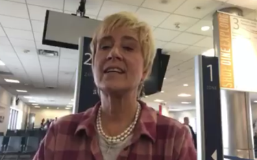 USA: Kobieta nie mogła zaśpiewać hymnu w samolocie