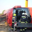 Polski autobus z pielgrzymami zjechał z autostrady w pobliżu Mezokeresztes na Węgrzech