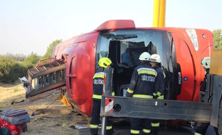Polski autobus z pielgrzymami zjechał z autostrady w pobliżu Mezokeresztes na Węgrzech
