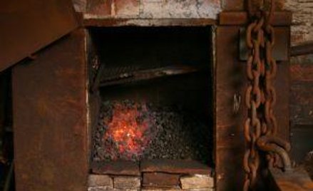 Harówka przy piecu w świadectwie pracy