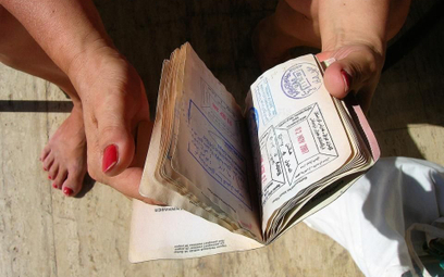 Unia rezygnuje ze stempli w paszportach