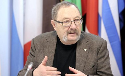 Paweł Jakubowicz zajmuje się obecnie upamiętnieniem ofiar represji stalinowskich w Kuropatach.