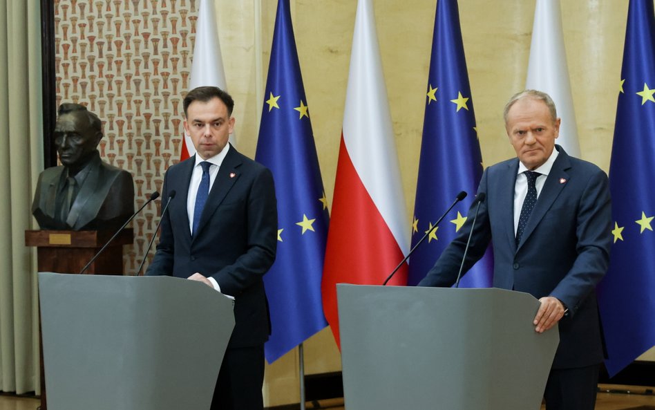 Premier Donald Tusk i minister finansów i gospodarki Andrzej Domański