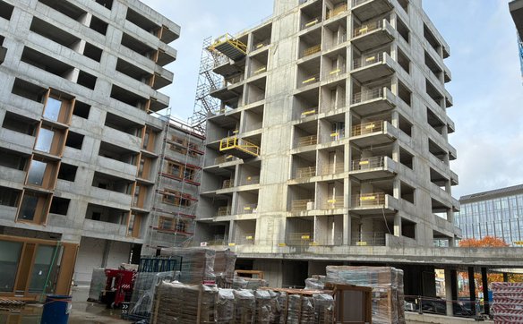 Bolączką tego typu inwestycji pozostaje bliskość okien sąsiada