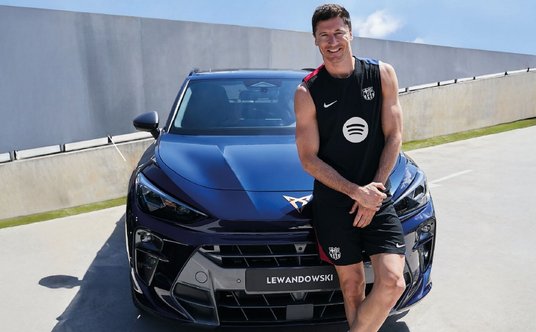 Nowe auto służbowe Roberta Lewandowskiego - Cupra Terramar VZ e-Hybrid