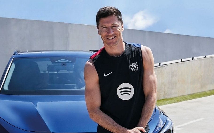 Robert Lewandowski odebrał swój nowy samochód