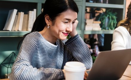 Filozofia Ikigai uczy, że poczucie sensu rzadko wynika z wielkich osiągnięć, a częściej z małych ryt
