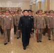 Kim Dzong Un wśród północno-koreańskiej generalicji