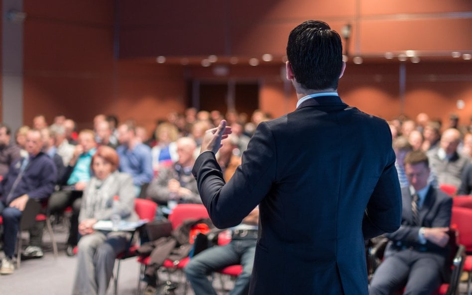 Naukowcy ustalili, jakie czynniki sprzyjają autorytarnym poglądom