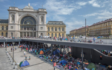 Opanowanie tłumu imigrantów na budapeszteńskim dworcu Keleti było nie lada wyzwaniem