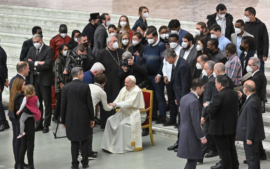 Papież Franciszek w czasie audiencji generalnej w Watykanie