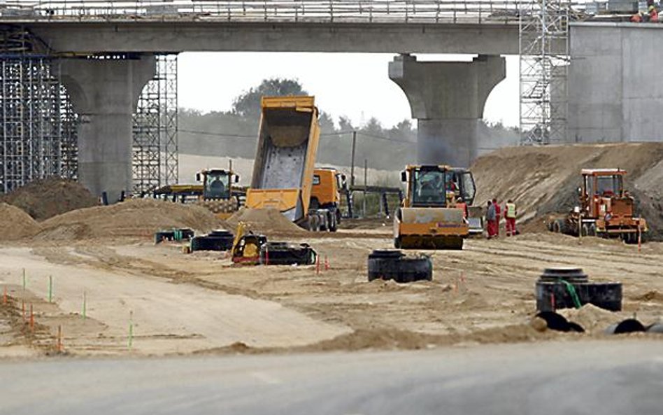 Budowa odcinka autostrady A2 przebiega z problemami