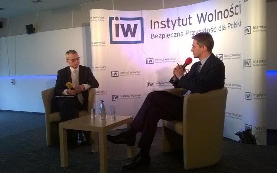 Adam Jarubas odpowiada na pytania Marka Magierowskiego podczas debaty o polityce zagranicznej w Inst